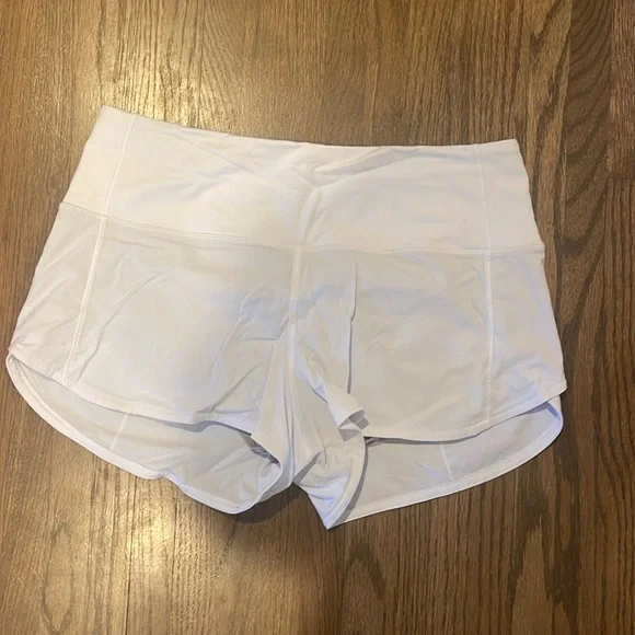 White Lululemon high waisted speed up shorts size 8 - Picture 1 of 6